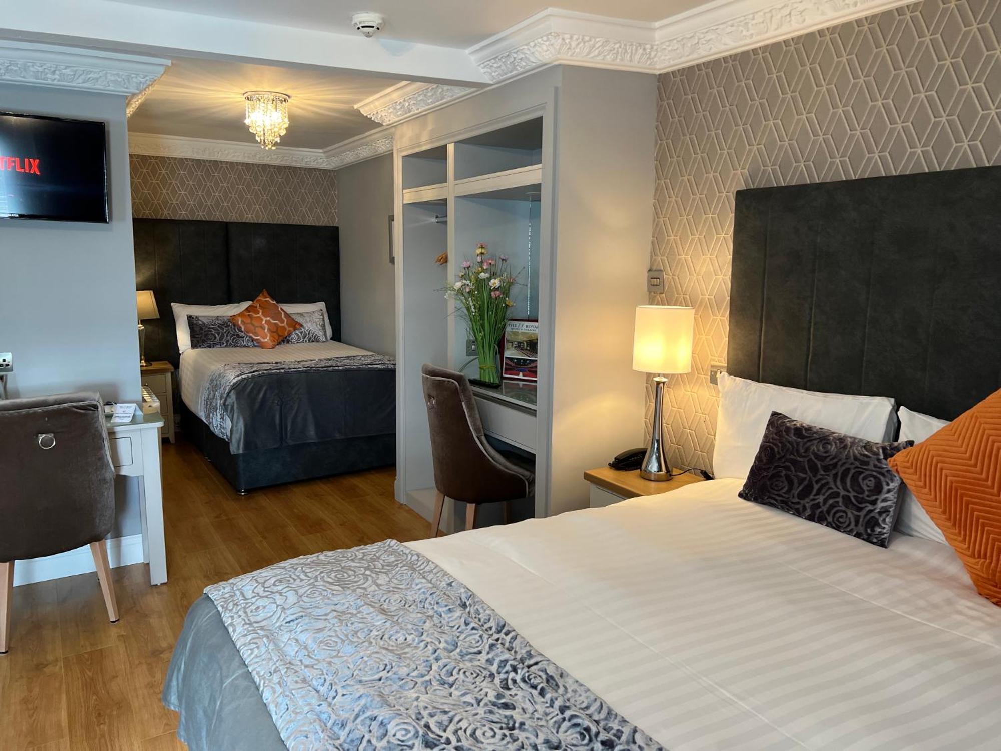 Tf Royal Hotel & Theatre Castlebar Eksteriør bilde